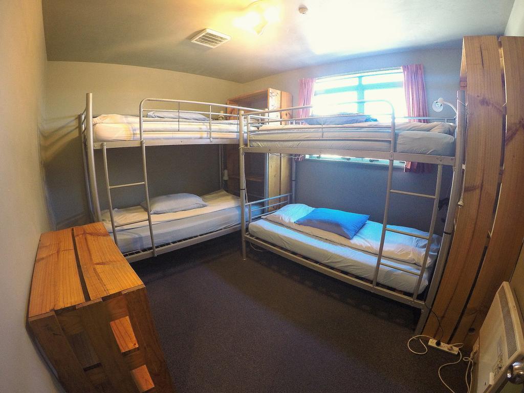 Kiwi House Hostel Крайстчърч Екстериор снимка