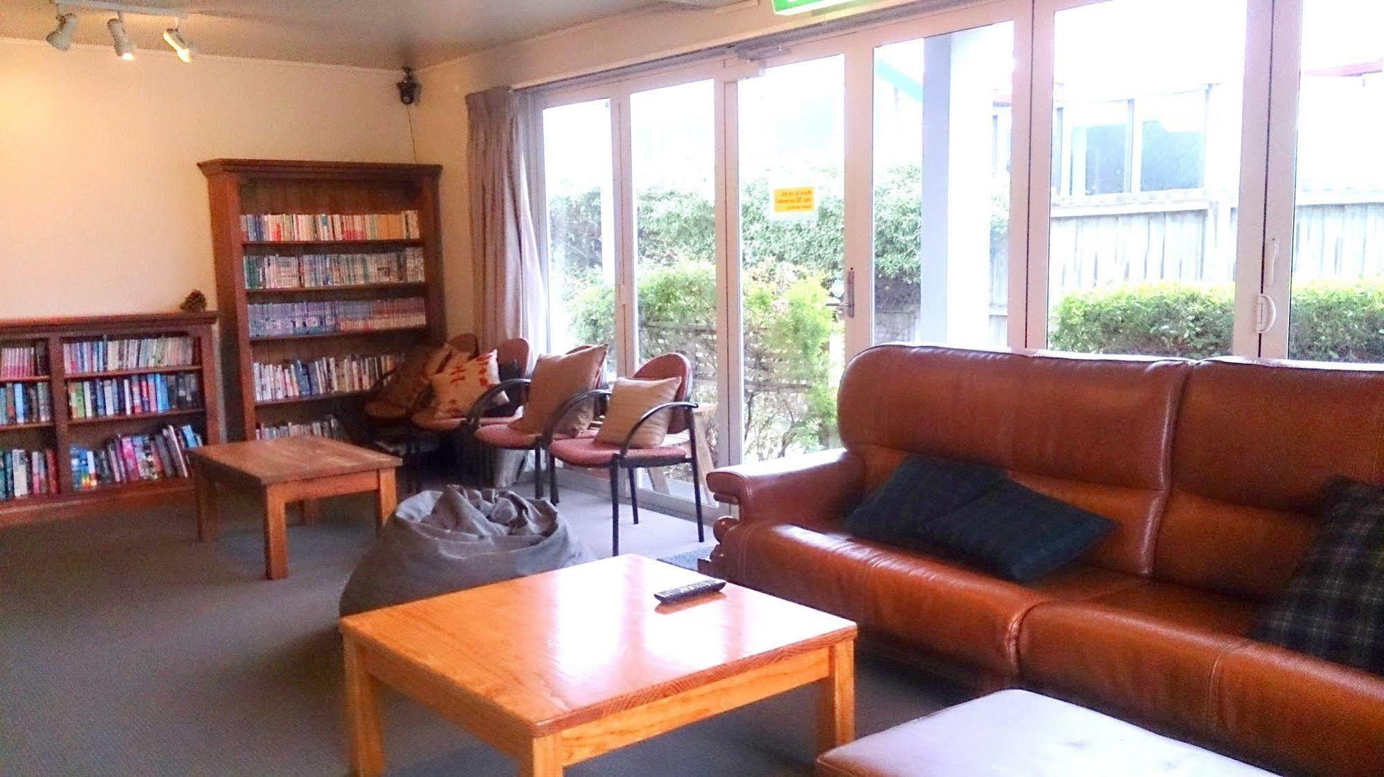 Kiwi House Hostel Крайстчърч Екстериор снимка