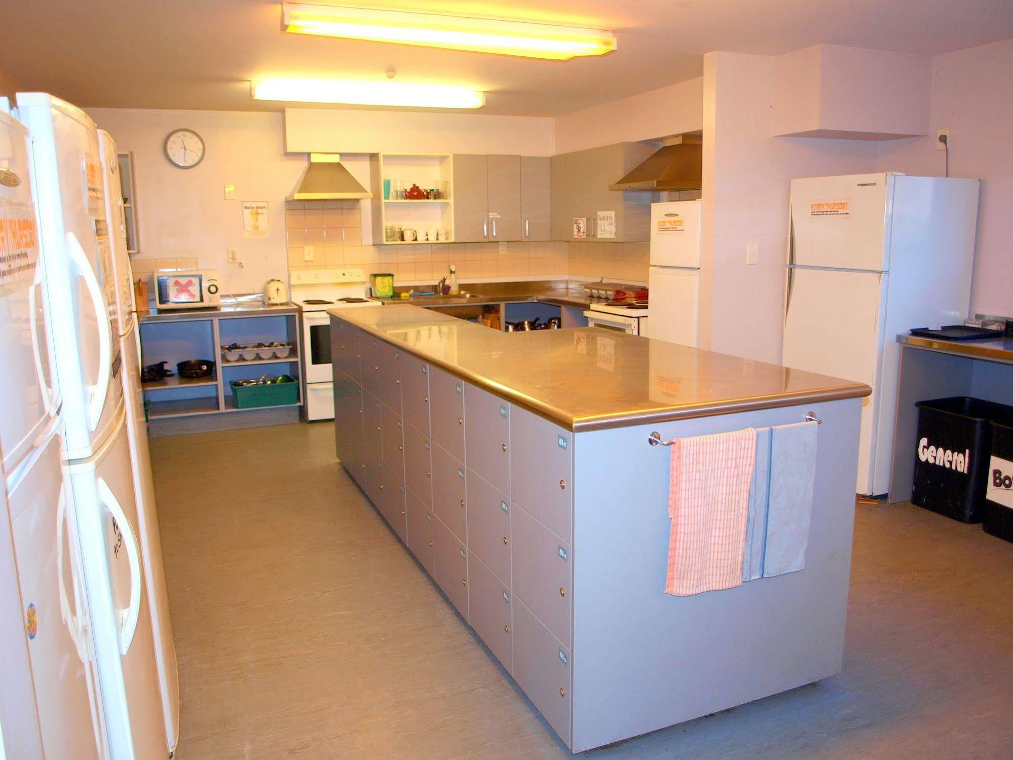 Kiwi House Hostel Крайстчърч Екстериор снимка